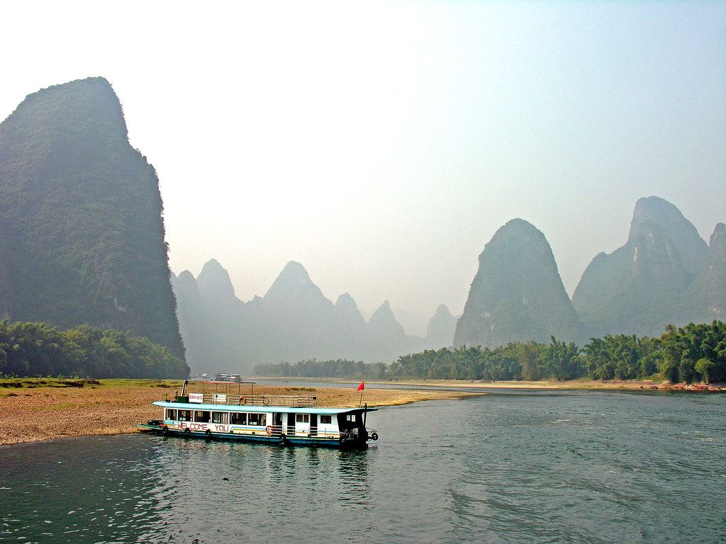 A Li River cruise through Guilin's karst landscape